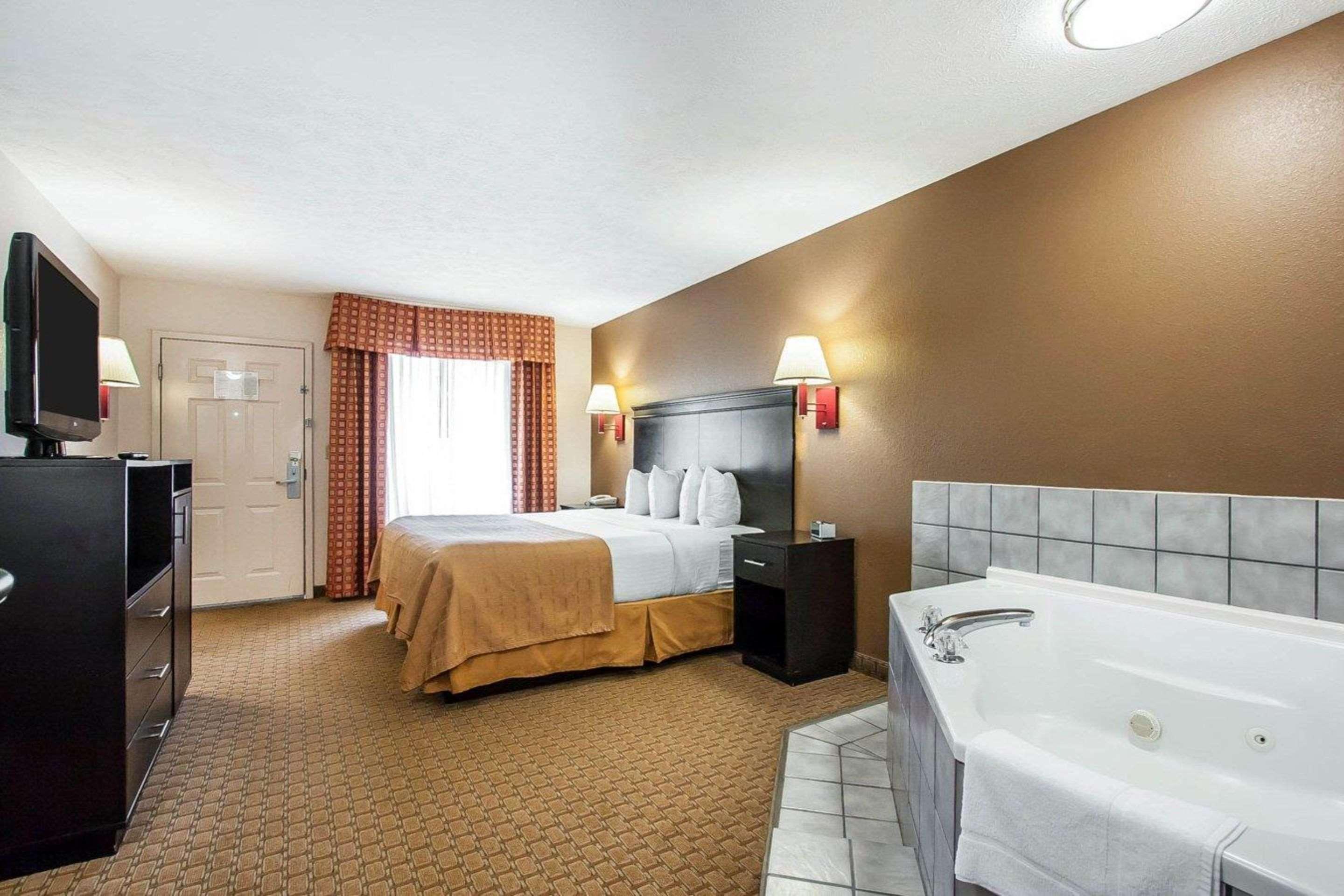 Quality Inn Savannah South Экстерьер фото