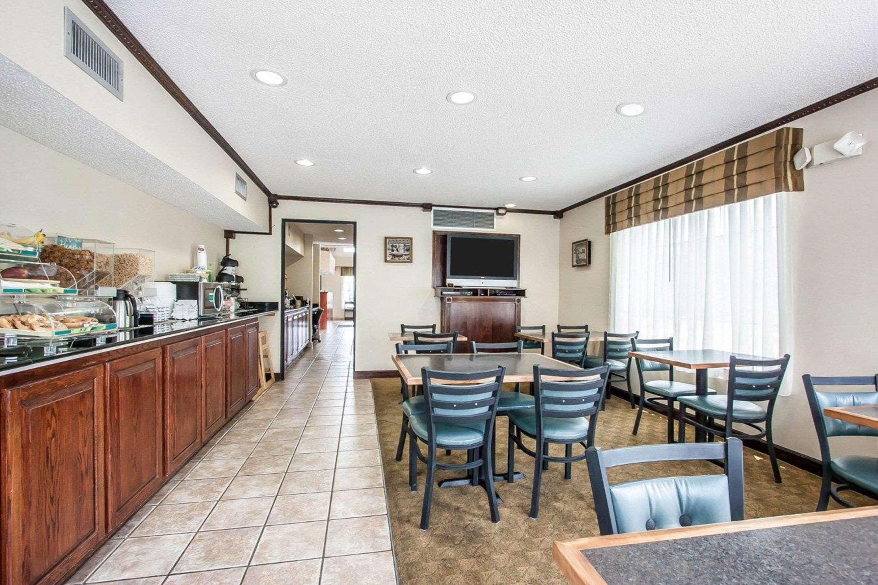 Quality Inn Savannah South Экстерьер фото